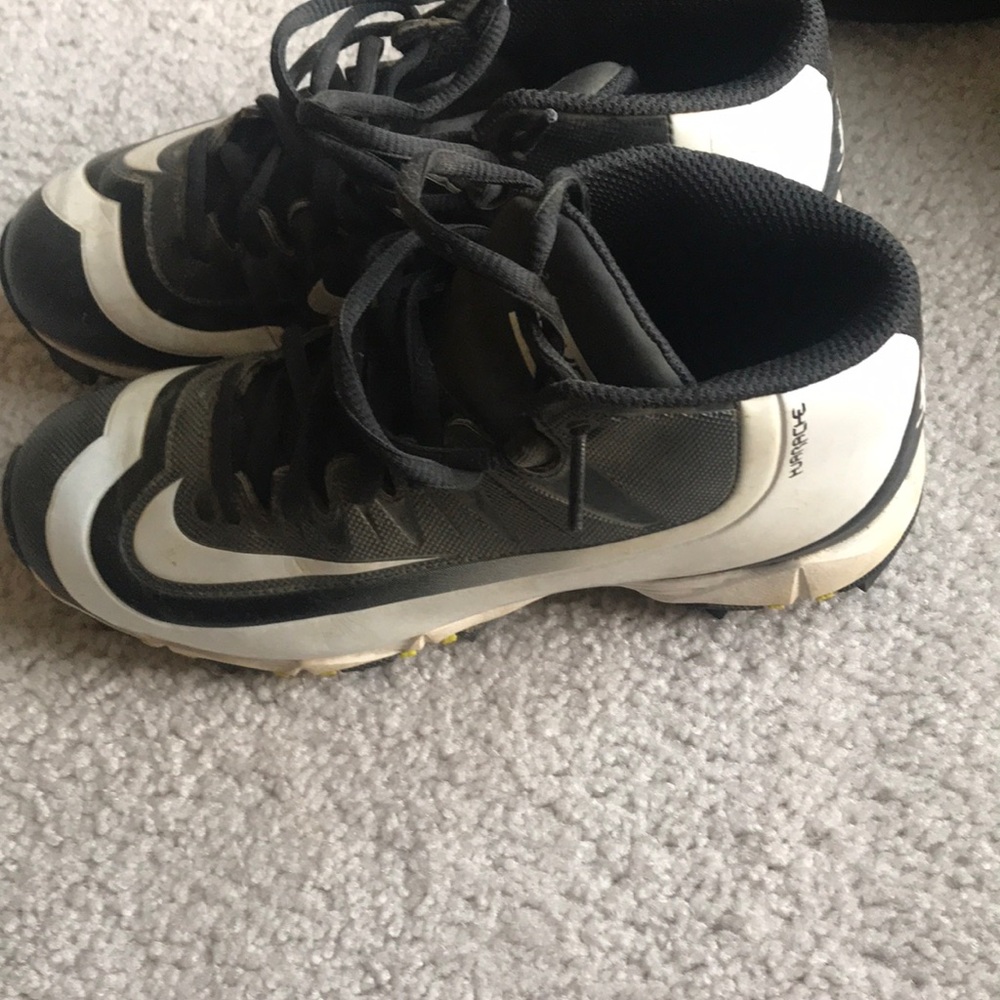 Boys Nike baseball shoes